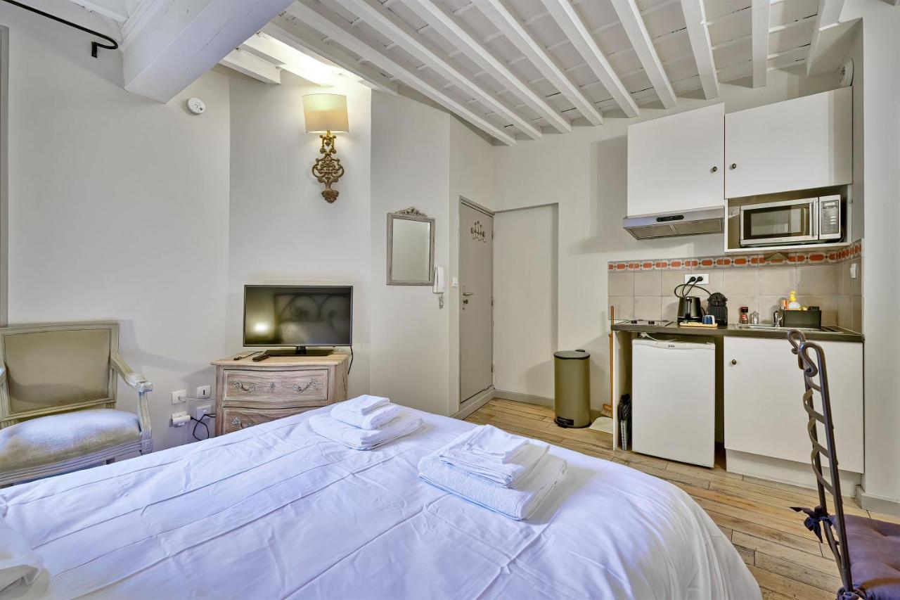 Au Coeur Des Papes, Dans Batisse De Charme Studios & Appartements En Coeur De Ville Avignon Exteriér fotografie
