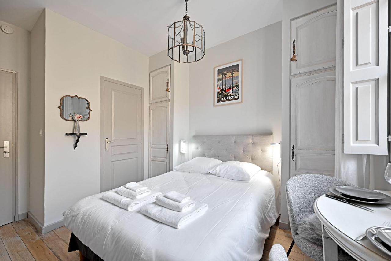 Au Coeur Des Papes, Dans Batisse De Charme Studios & Appartements En Coeur De Ville Avignon Exteriér fotografie