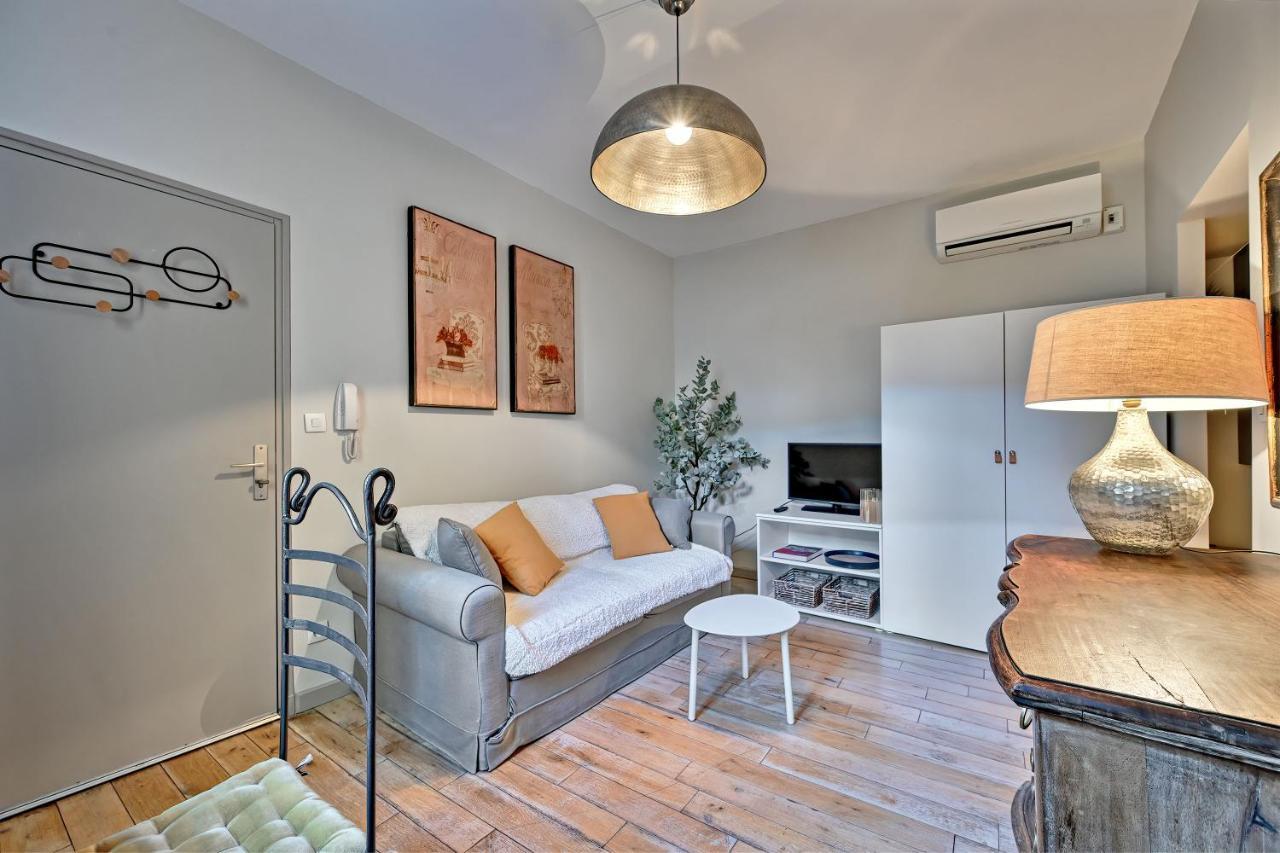 Au Coeur Des Papes, Dans Batisse De Charme Studios & Appartements En Coeur De Ville Avignon Exteriér fotografie