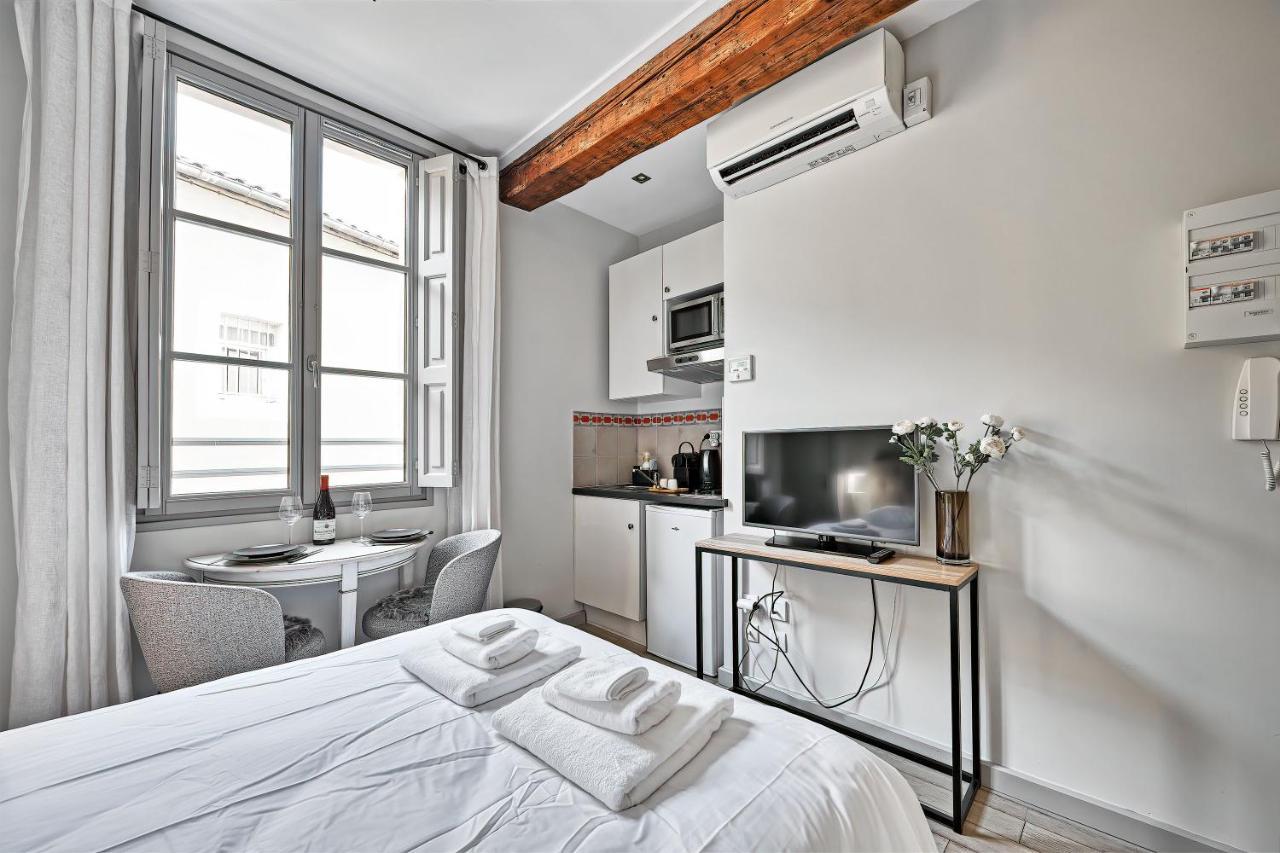 Au Coeur Des Papes, Dans Batisse De Charme Studios & Appartements En Coeur De Ville Avignon Exteriér fotografie
