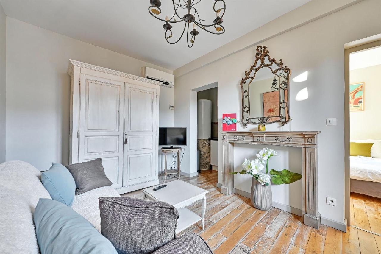 Au Coeur Des Papes, Dans Batisse De Charme Studios & Appartements En Coeur De Ville Avignon Exteriér fotografie