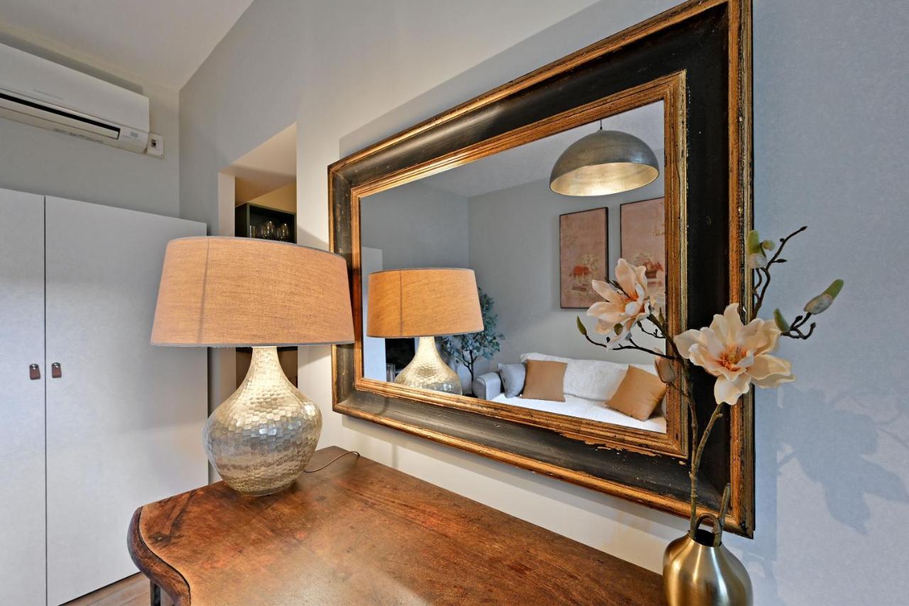 Au Coeur Des Papes, Dans Batisse De Charme Studios & Appartements En Coeur De Ville Avignon Exteriér fotografie