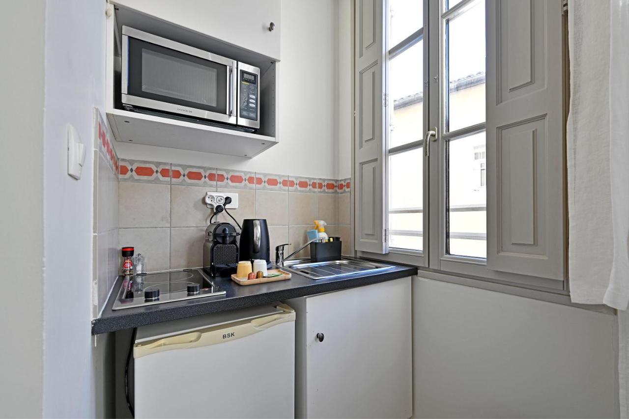 Au Coeur Des Papes, Dans Batisse De Charme Studios & Appartements En Coeur De Ville Avignon Exteriér fotografie