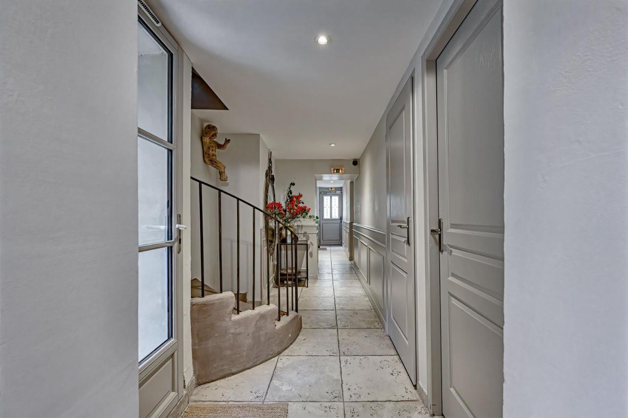 Au Coeur Des Papes, Dans Batisse De Charme Studios & Appartements En Coeur De Ville Avignon Exteriér fotografie