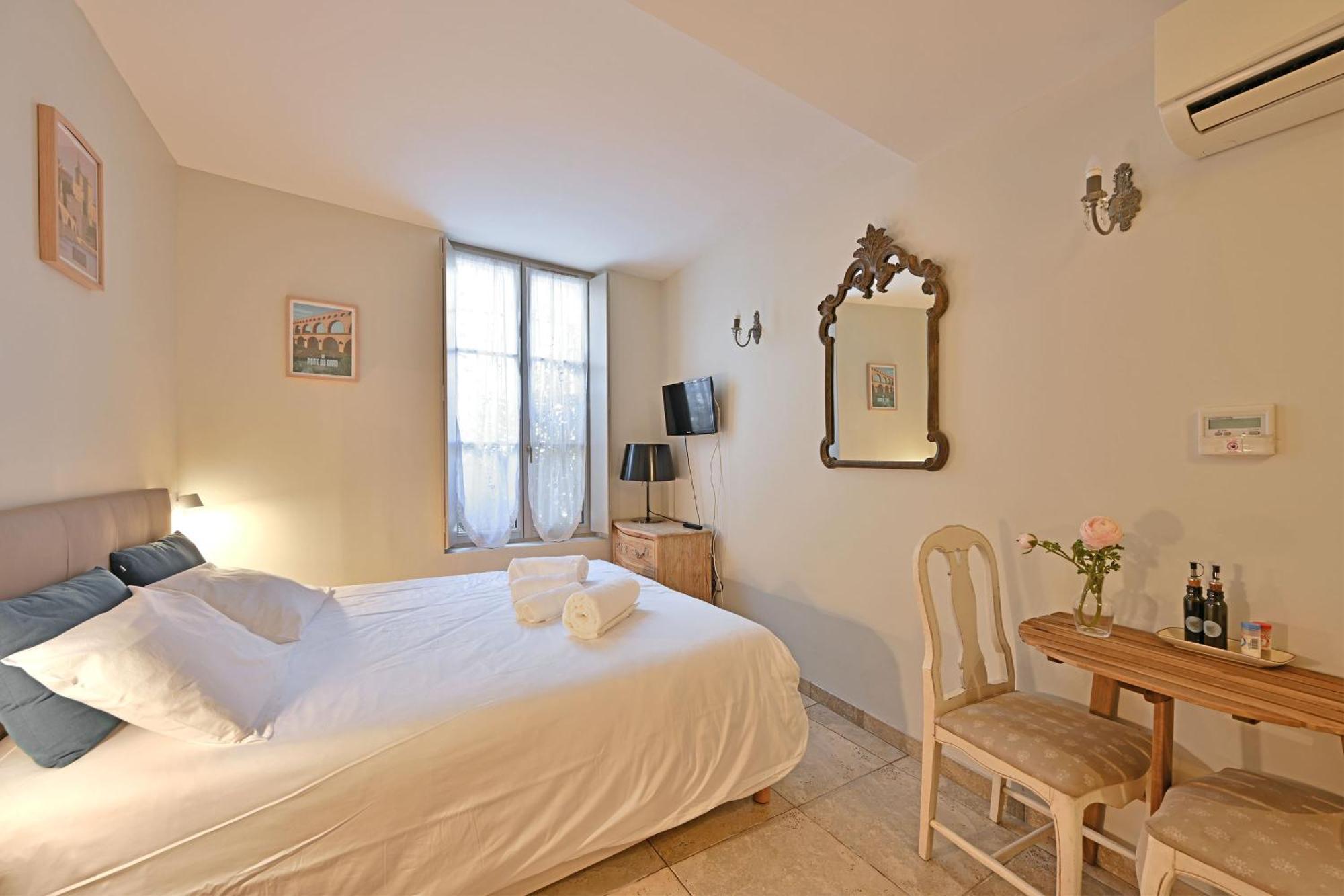 Au Coeur Des Papes, Dans Batisse De Charme Studios & Appartements En Coeur De Ville Avignon Exteriér fotografie